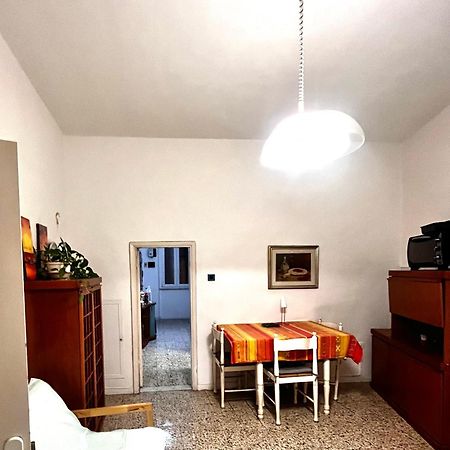 Rooms For Rent Livorno-Center Bagian luar foto
