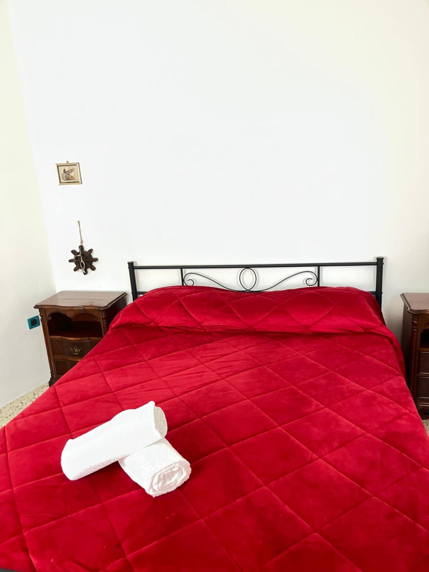 Rooms For Rent Livorno-Center Bagian luar foto